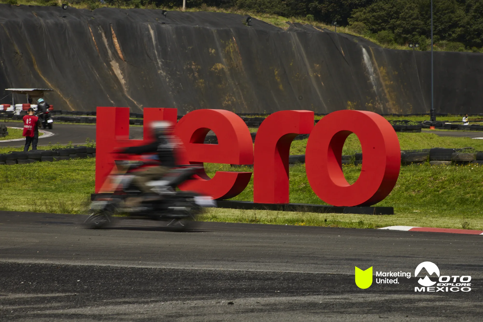 HUNK TRACKDAY 256